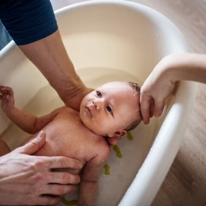 Hur badar man en nyfödd bebis? Hur badar man en nyfödd bebis?
